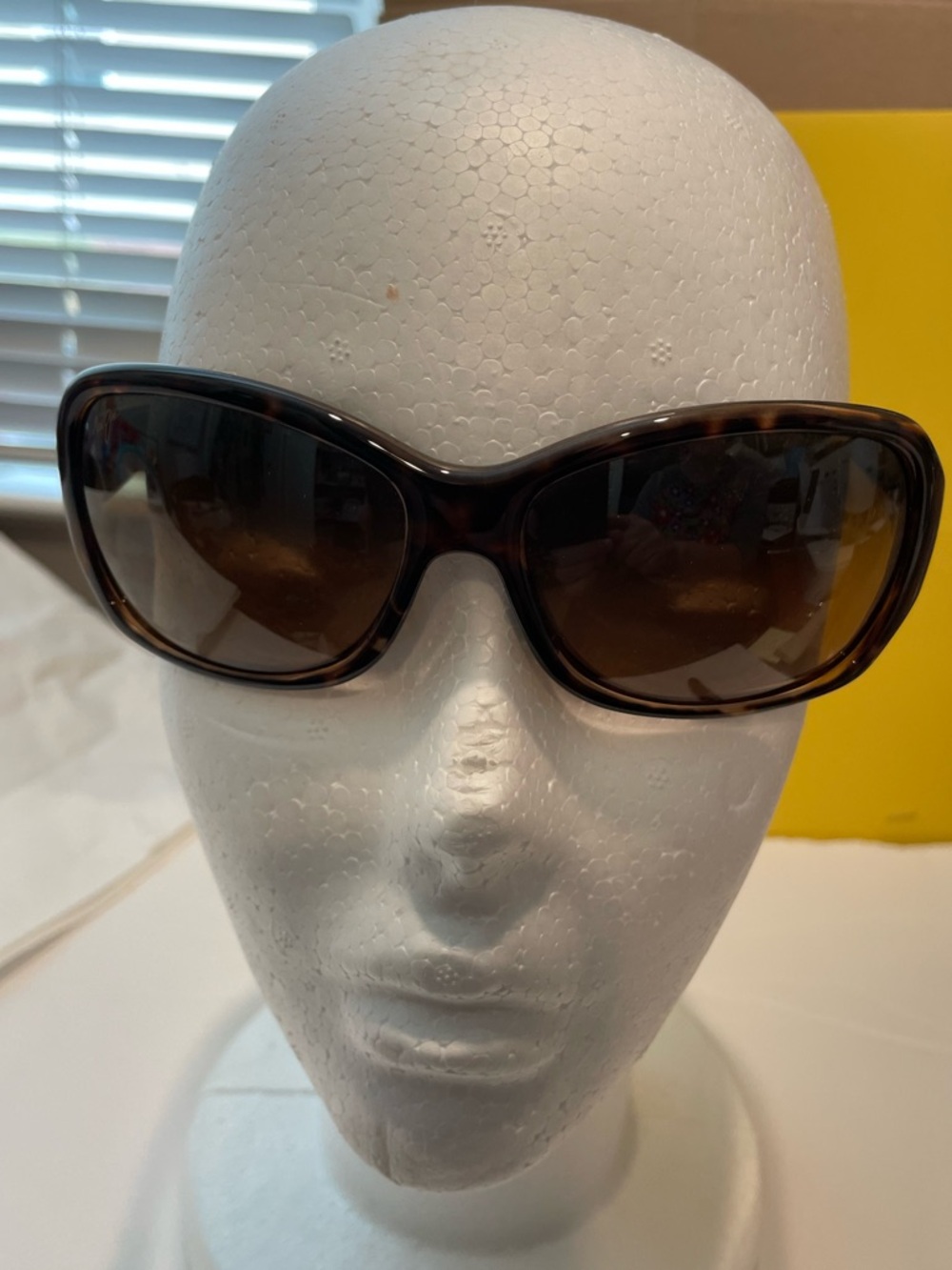 Maui Jim “Pearl” Tortoiseshell Men/Women Sunglasses - Polarized Lenses- MJ214-10